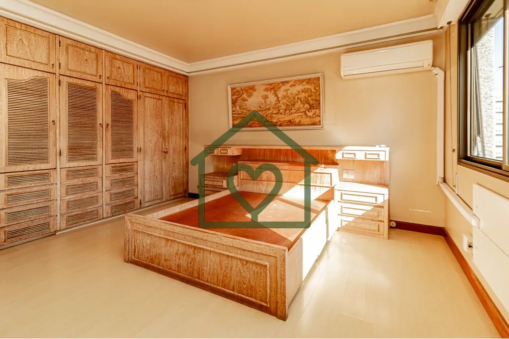 Imagem Apartamento de 330m2 privativos em localização privilegiada no bairro Rio Branco, a apenas duas qu...