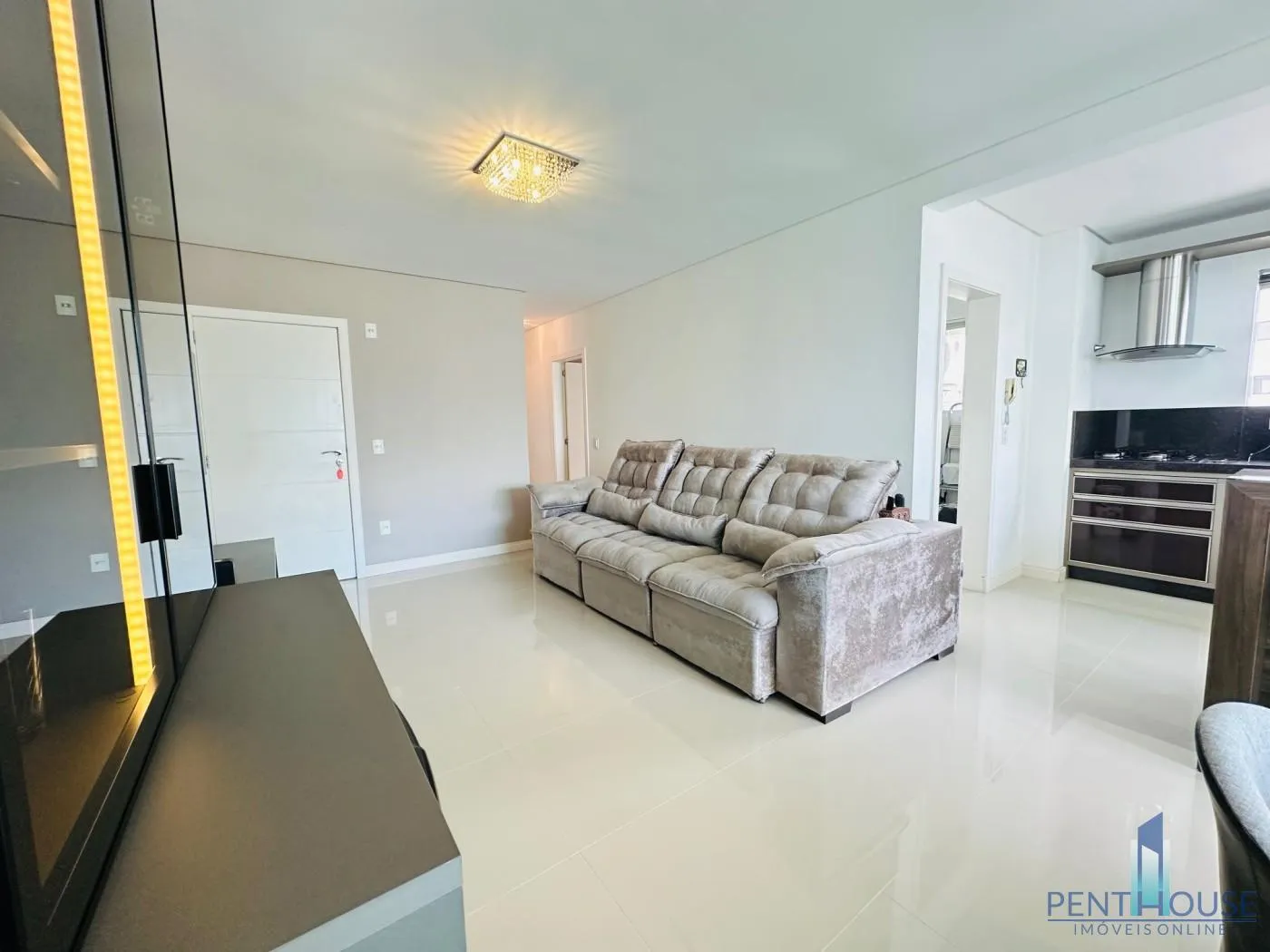 Imagem Apartamento Zona Central para Venda em Balneário Camboriú, CENTRO, 3 dormitórios, 2 suítes, 3 banheiros, 2 vagas