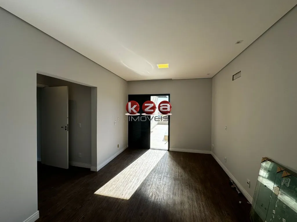 Imagem Casa de luxo para venda e locação em condomínio exclusivo de Valinhos-SP: 4 suítes, 3 salas, 6 banheiros, 4 vagas de garagem, 483m².