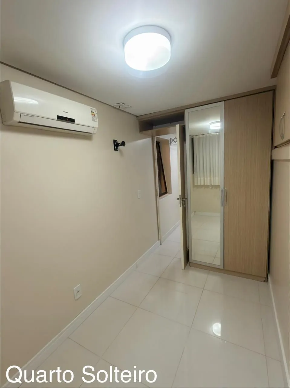 Imagem Apartamento de 2 quartos, suíte e 1 vaga de garagem no bairro Menino Deus em POA