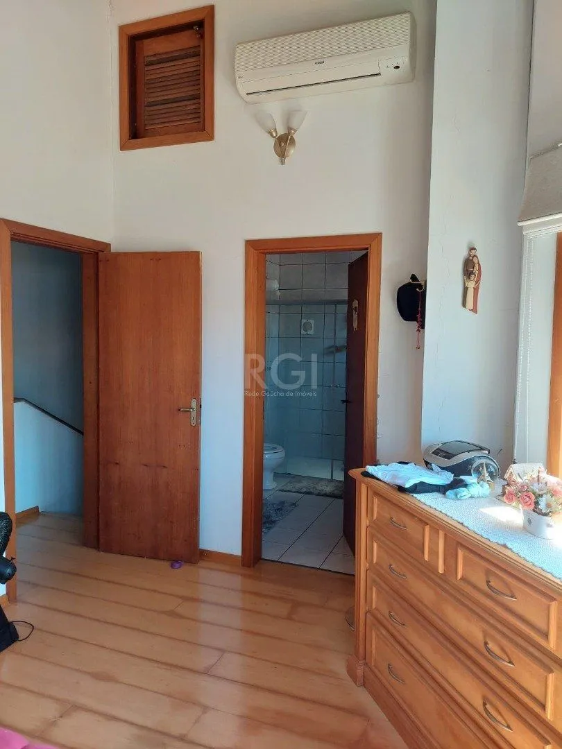 Imagem Casa para Venda - 156m², 3 dormitórios, sendo 1 suites, 2 vagas - Guarujá