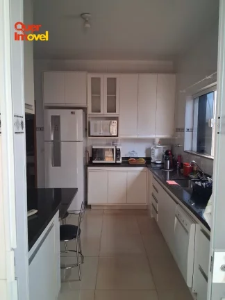 Imagem Casa em Condomínio à Venda em Ribeirão Preto-SP 3 quartos, 1 suíte, 4 vagas, 210m² - Condomínio Bella Città