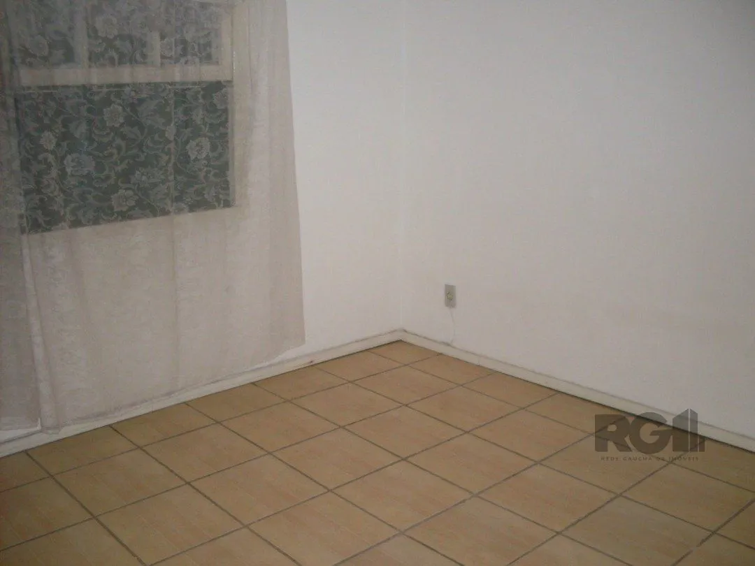 Imagem Casa comercial térrea na Av. Aparício Borges - Bairro Teresópolis