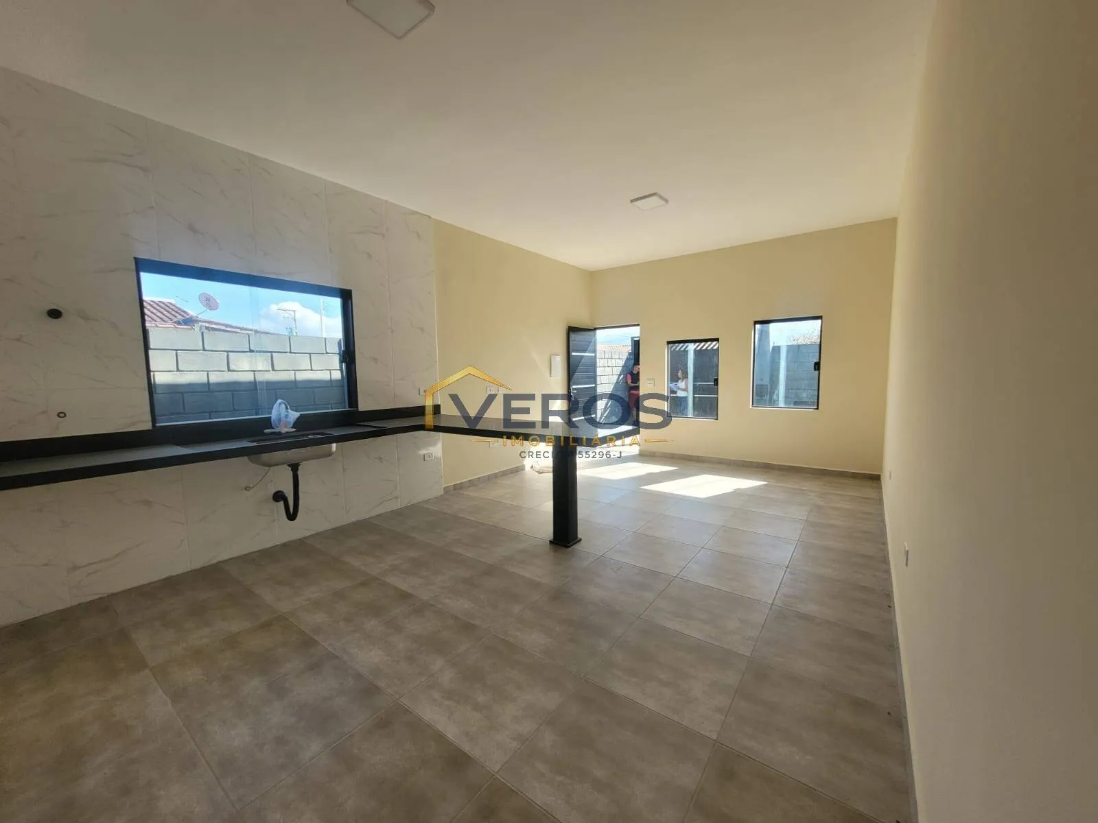 Imagem Casa térrea nova a venda no Balneário dos Golfinhos em Caraguatatuba