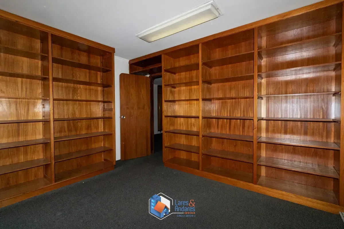 Imagem Conjunto comercial para venda em Liberdade, 276m²