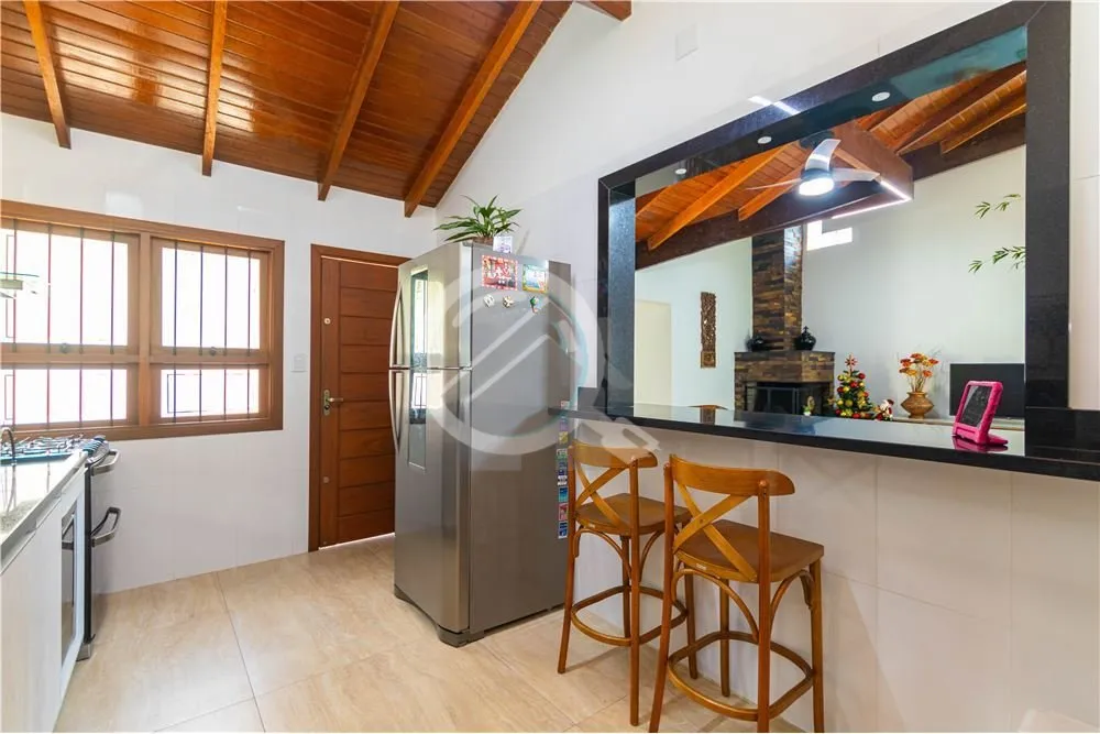 Imagem Esta linda casa de alto padrão é o lugar perfeito para aqueles que buscam conforto, funcionalidade...