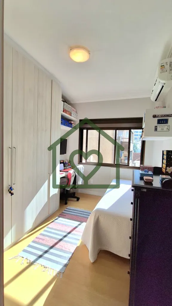 Imagem A/J BROKERS VENDE APARTAMENTO IMPECÁVEL NO BAIRRO PETRÓPOLIS EM PORTO ALEGRE 
 
Destaques: 
 Área...