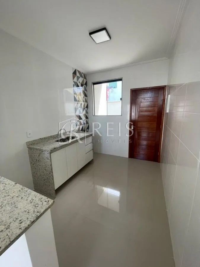 Imagem Casa para Venda em Rio das Ostras, Atlântica, 3 dormitórios, 1 suíte, 2 banheiros, 1 vaga