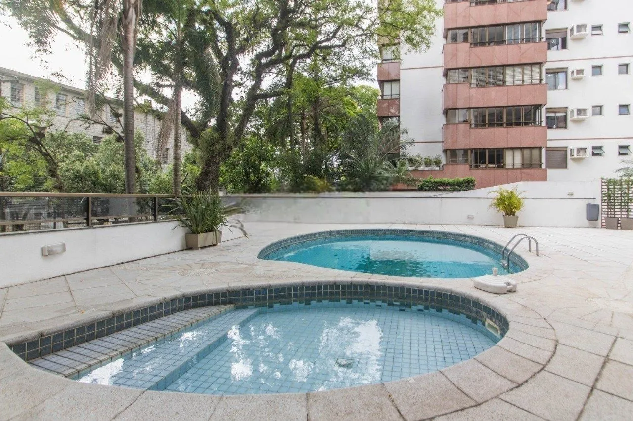 Imagem Apartamento com 3 suítes e 3 vagas de garagem no bairro Rio Branco em POA/RS