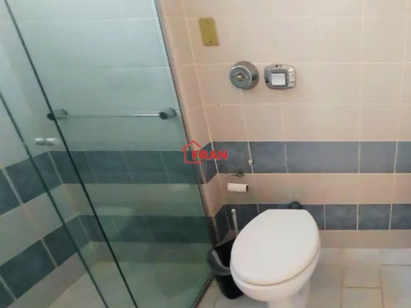 Imagem Excelente Apto com 115m² privativos 3 Suites,4 banheiros.