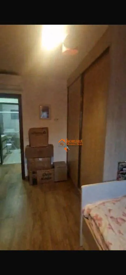 Imagem ?? Casa Sobreposta no Bom Clima | 3 Dorms + Suíte com Closet | Ar-Condicionado | 2 Vagas | Aceita Pet pequeno porte