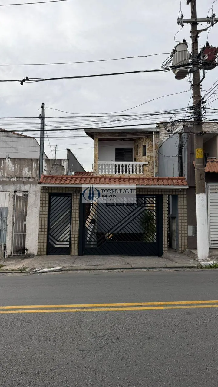 Foto do imóvel Linda casa, estilo sobrado, com 4 dormitórios e 4 vagas na Vila Alpina em Rua Três Pedras