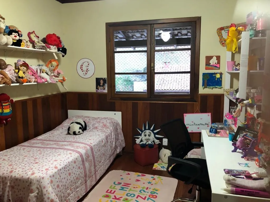 Imagem Casa em Condomínio para Venda em Petrópolis / RJ no bairro Itaipava