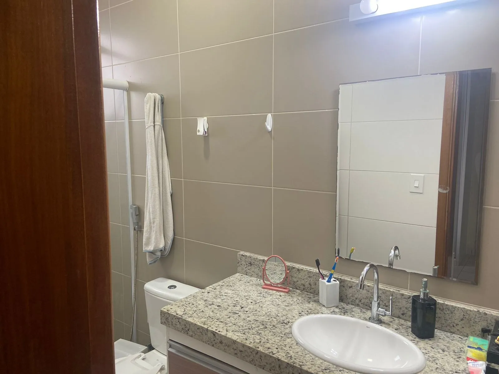 Imagem Residência Exclusiva no Marapé: Espaço, Elegância e Conforto em Cada Canto