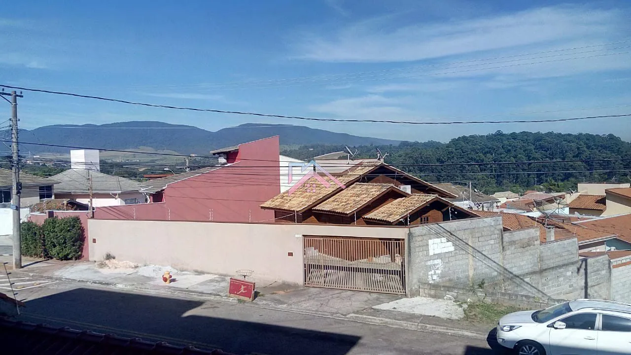 Imagem Casa à venda Horto Santo Antônio - Área útil 275 m2 com 3 dormitórios sendo 1 suíte - 4 vagas - Jund