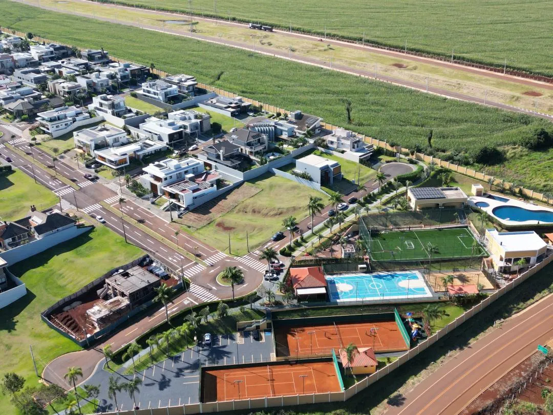 Imagem Sobrado de Luxo com Área de Lazer Completa Condomínio Treviso, Bairro Fag, Cascavel - Venda