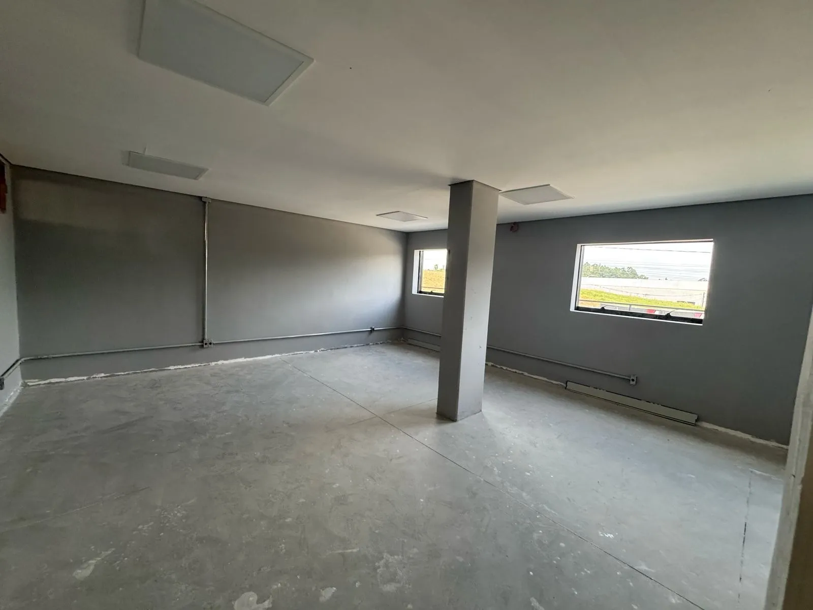 Imagem Amplo Galpão Industrial com Estrutura Completa e Localização Estratégica em Iporanga
