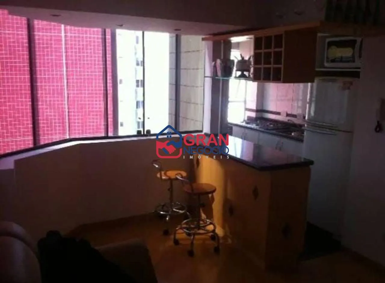 Imagem Apartamento com 1 dormitório para alugar, 50 m² por R$ 2.865,00/mês - Centro - Curitiba/PR
