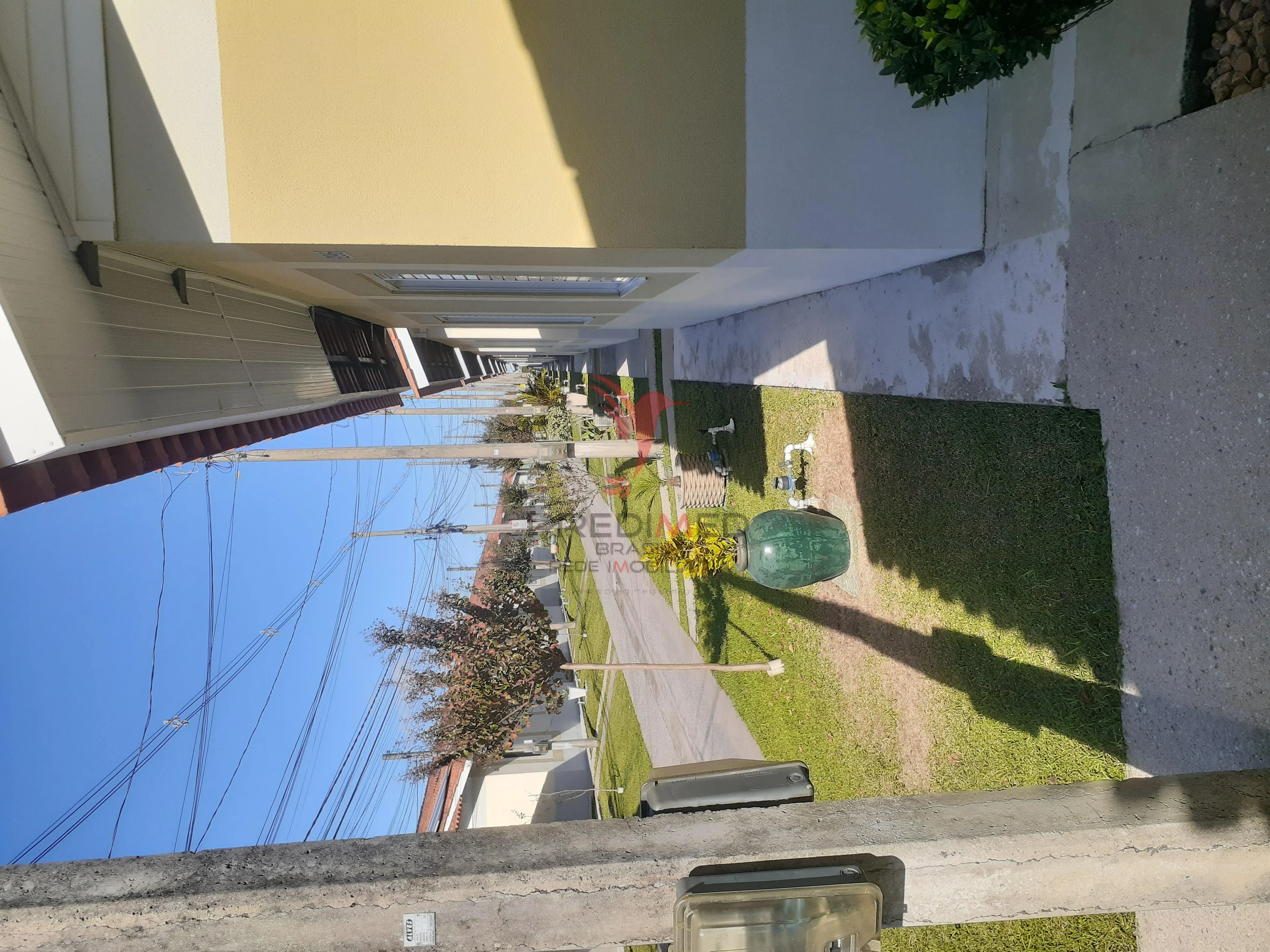 Imagem CASA NO MORADAS CLUB, IMPECÁVEL, ACABAMENTO EM ALTO PADRÃO, VALE A PENA CONHECER