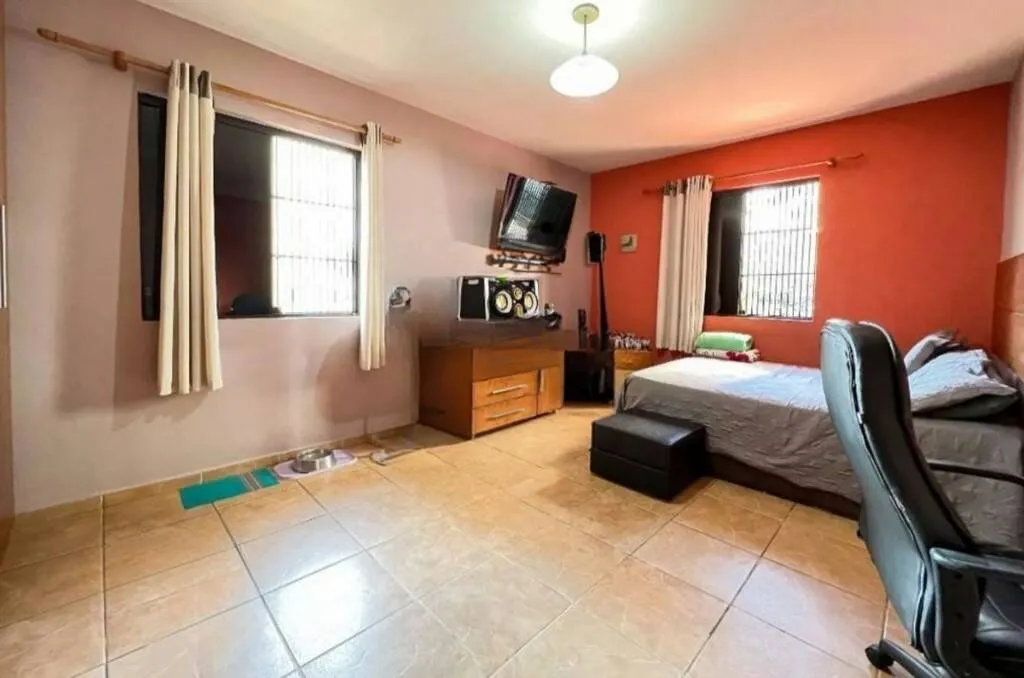 Imagem Casa Alto da Lapa - 163M², 3 Dorms, 1 Suíte, 6 Vagas, Churrasqueira.
