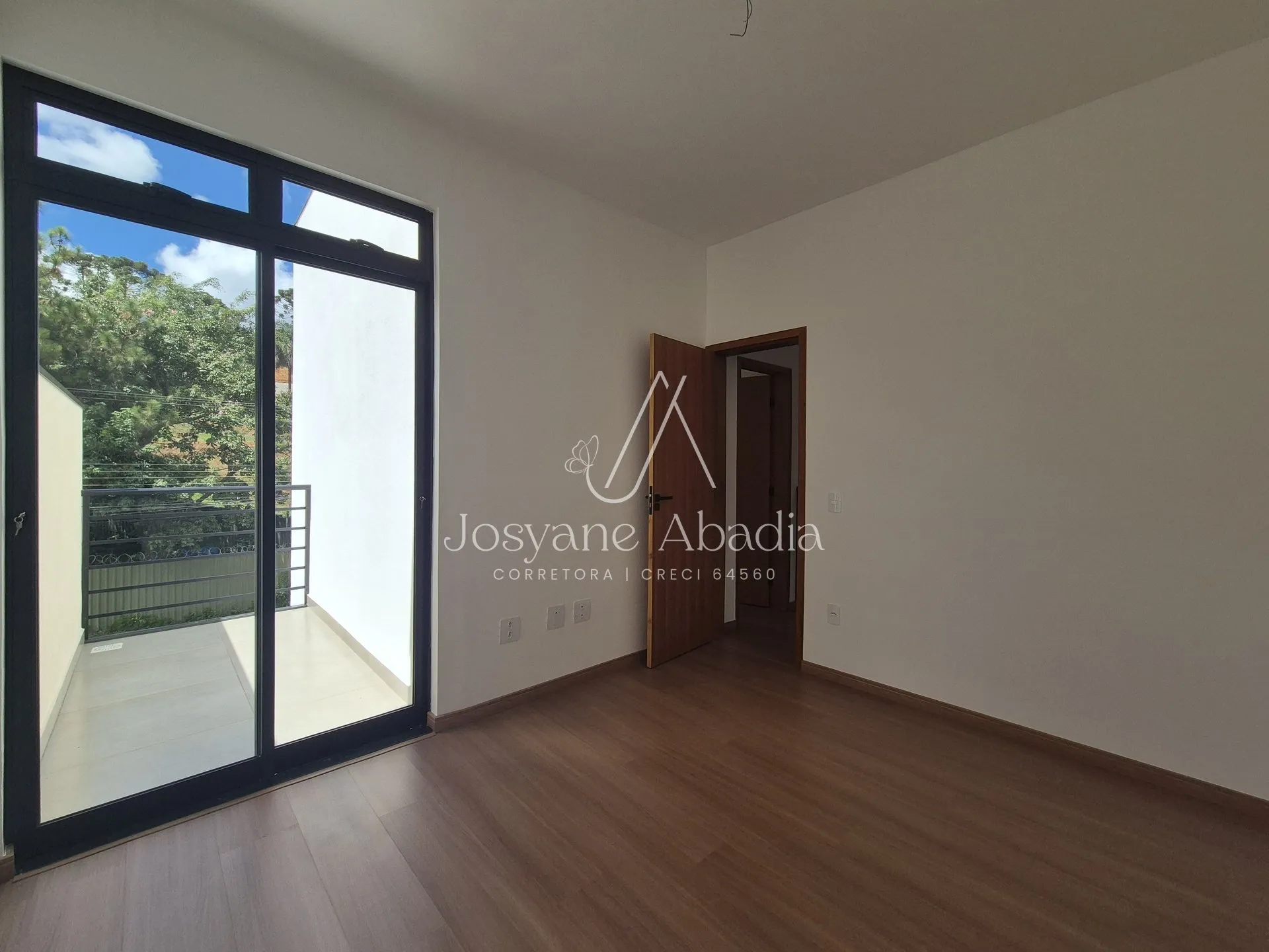 Imagem Casa Nova à Venda no Bairro Aeroporto em Juiz de Fora | 3 Quartos, Suíte e Alto Padrão
