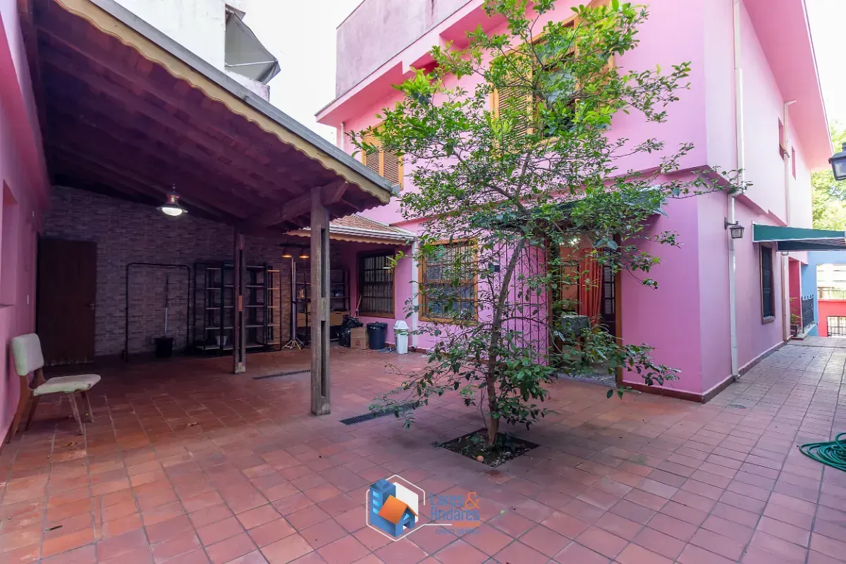 Imagem Sobrado para venda em Vila Mariana com 4 quartos, sendo 3 suítes, 437m²