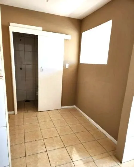 Imagem Apartamento no Menino Deus de 2 dormitórios DESOCUPADO