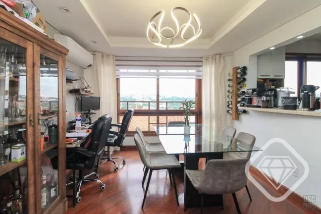 Imagem Casa em condomínio com vista, lareira e piscina - tranquilidade e privacidade na zona sul

A Brilha...