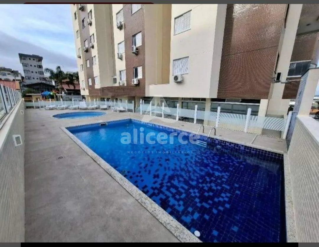 Imagem Apartamento 2 Quartos com Suíte, Sacada e Lazer em Barreiros - São José/SC