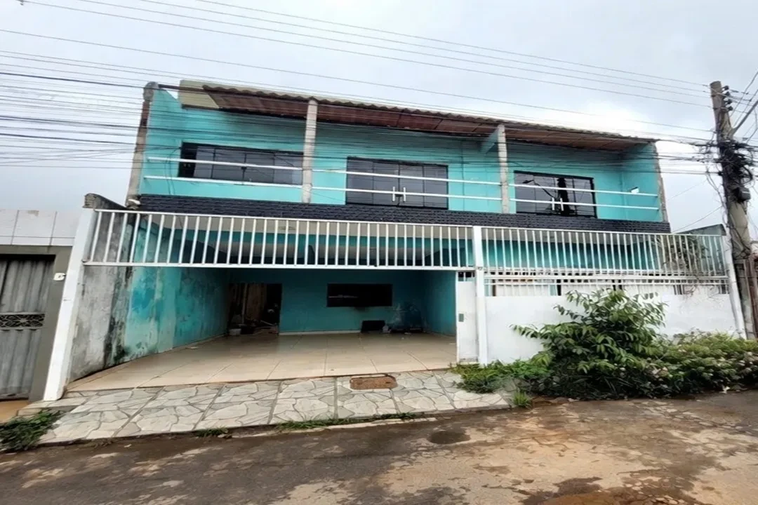 Sobrado com 4 Quartos à Venda, 150 metros em Ceilândia Sul - Brasília