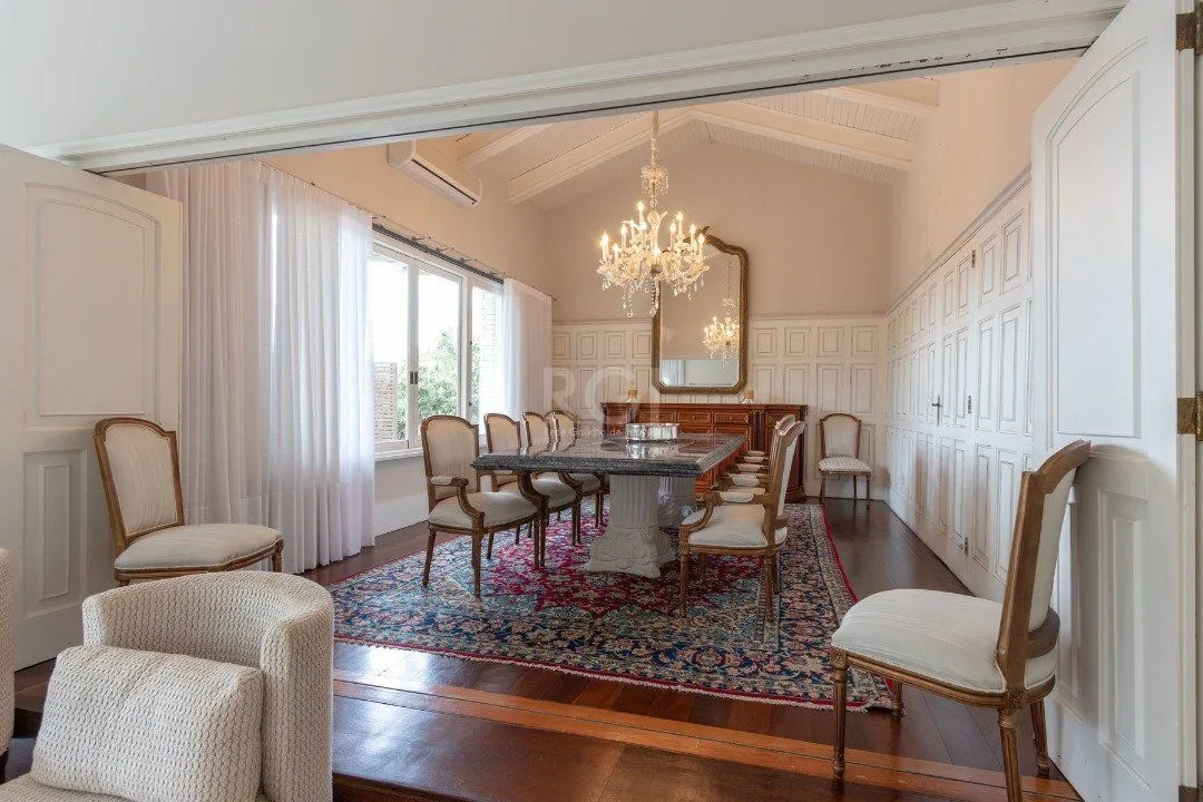 Imagem Casa para Venda - 800m², 3 dormitórios, sendo 3 suites, 4 vagas - Vila Assunção