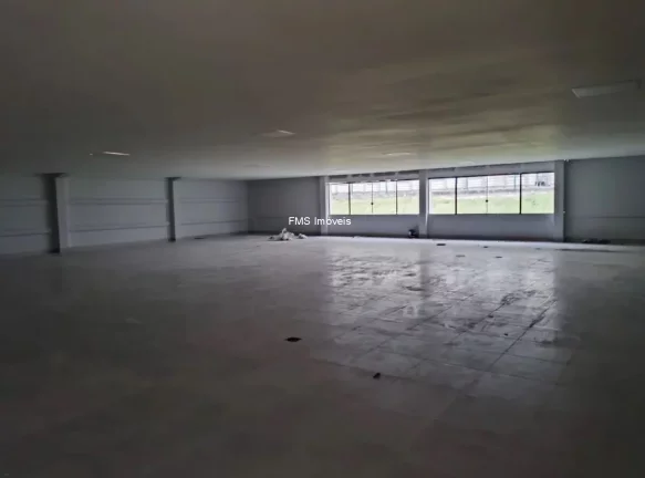 Imagem Galpão com 2200m2 em Alphaville.