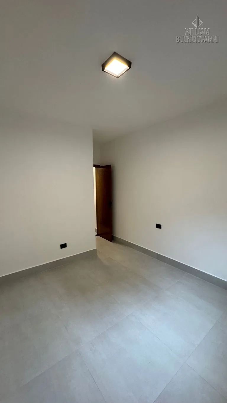 Imagem Sobrado 2 Dormitórios com Quintal - 63m²