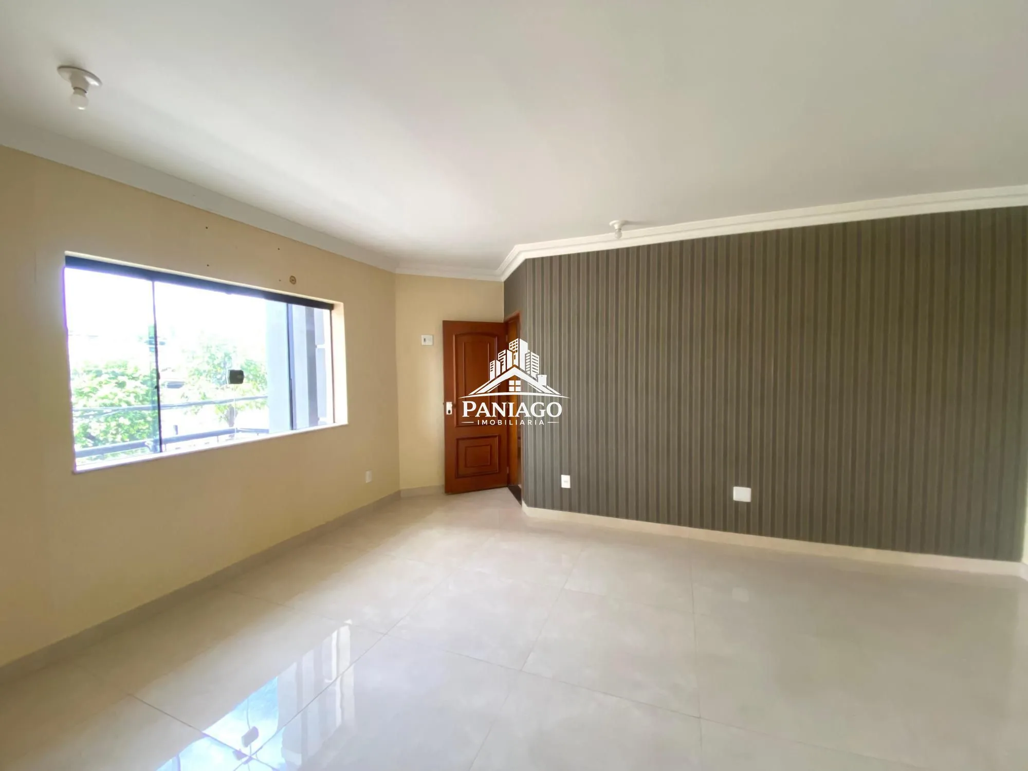 Imagem Casa comercial ampla, 19 salas, 8 banheiros, Bosque da Saúde, Cuiabá-MT