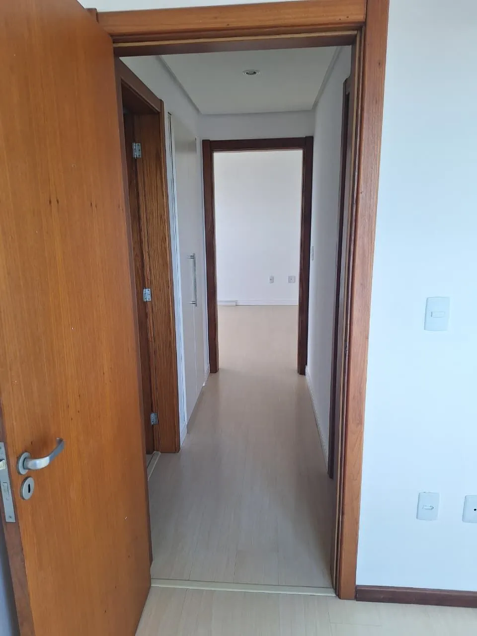 Imagem Amplo apartamento de 2D com suíte e vaga