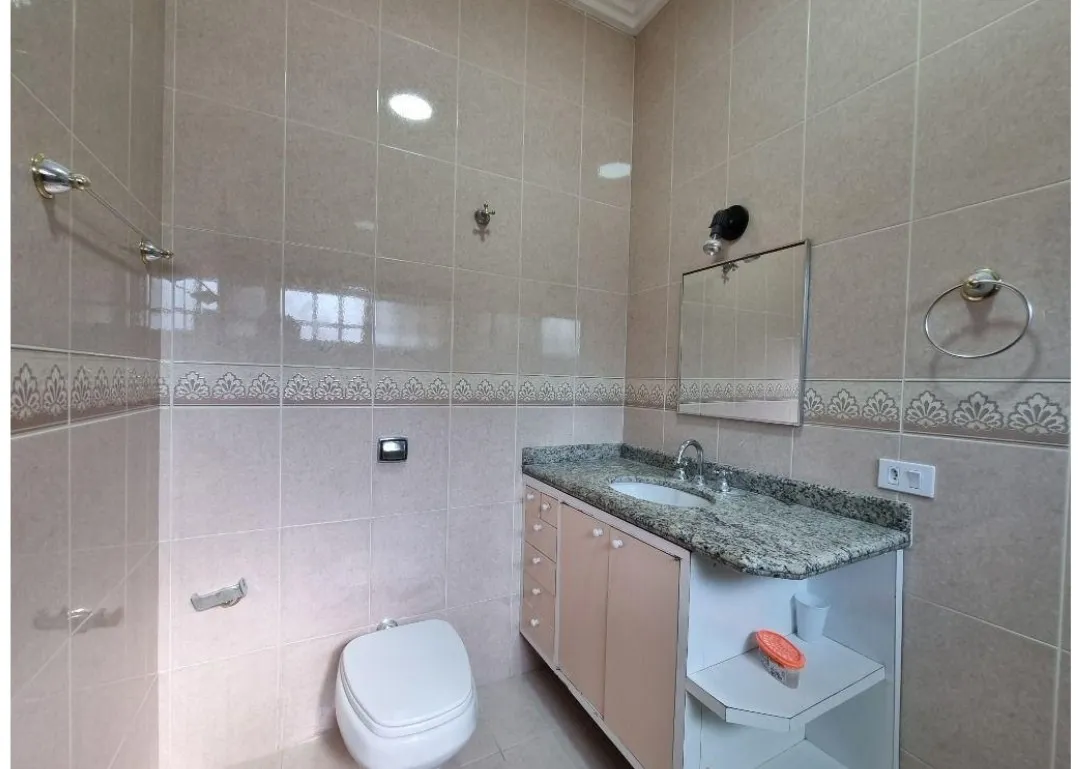 Imagem Linda Casa no Parque Village Castelo: Conforto, Lazer e Natureza