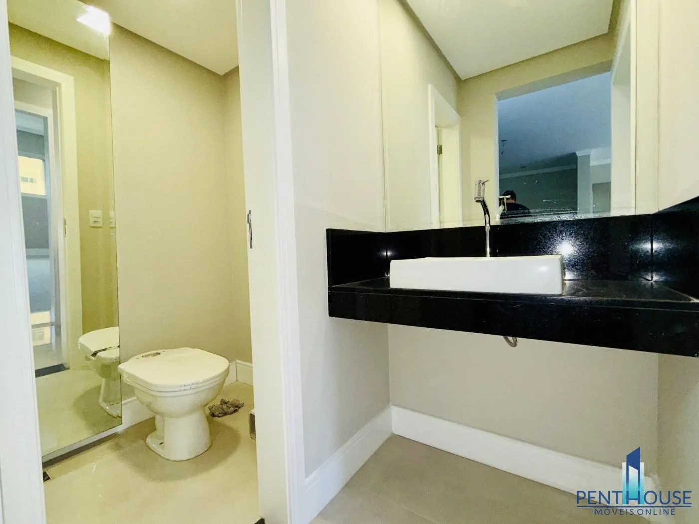 Imagem Apartamento Zona Central para Venda em Balneário Camboriú, BARRA SUL, 3 dormitórios, 1 suíte, 3 banheiros, 2 vagas