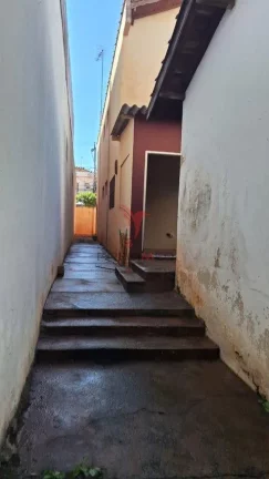 Imagem Vendo Sobrado com vocação comercial na Cidade se São Pedro-SP