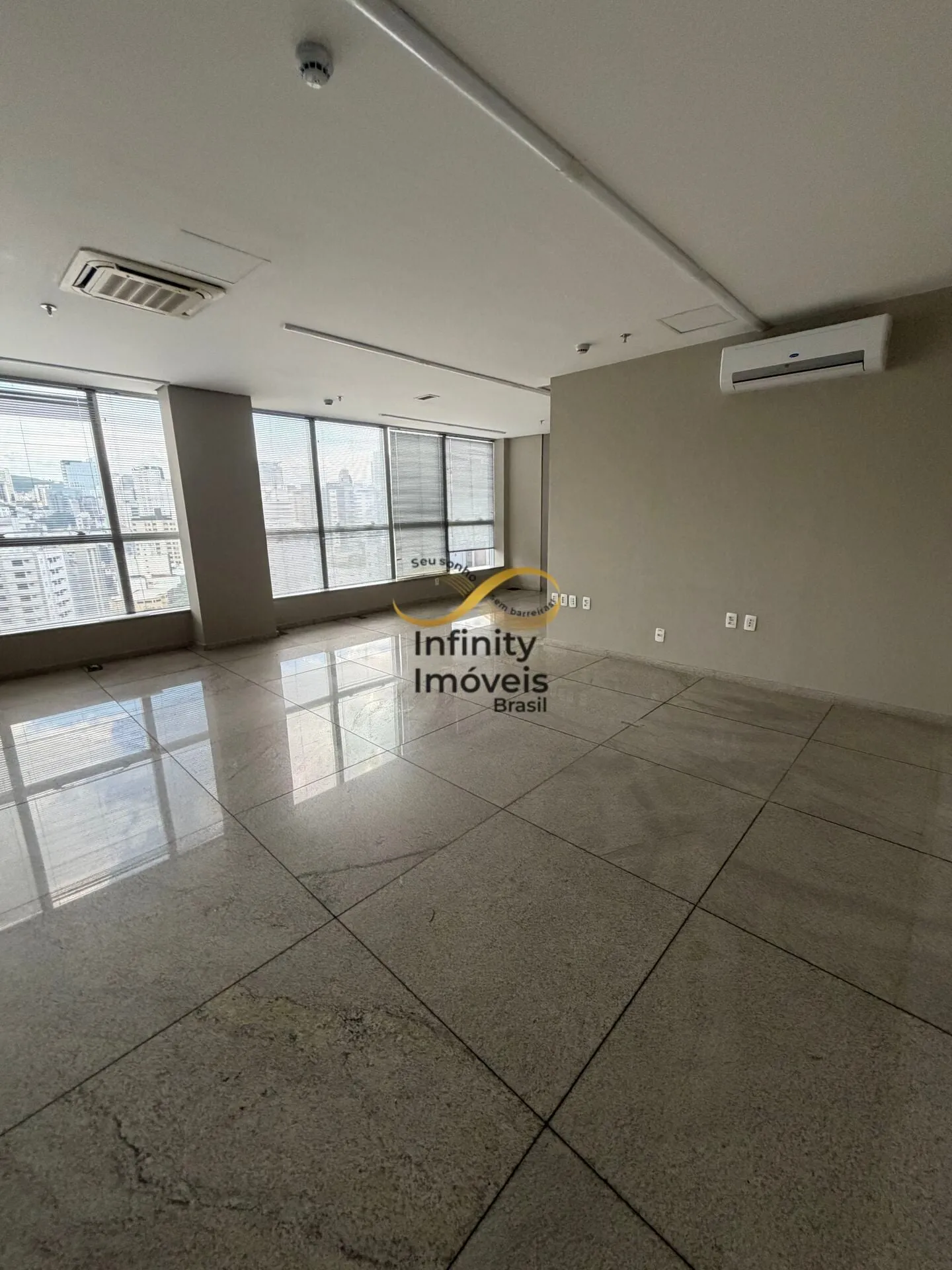 Imagem Sala comercial à venda no bairro Santa Efigênia - Belo Horizonte/MG