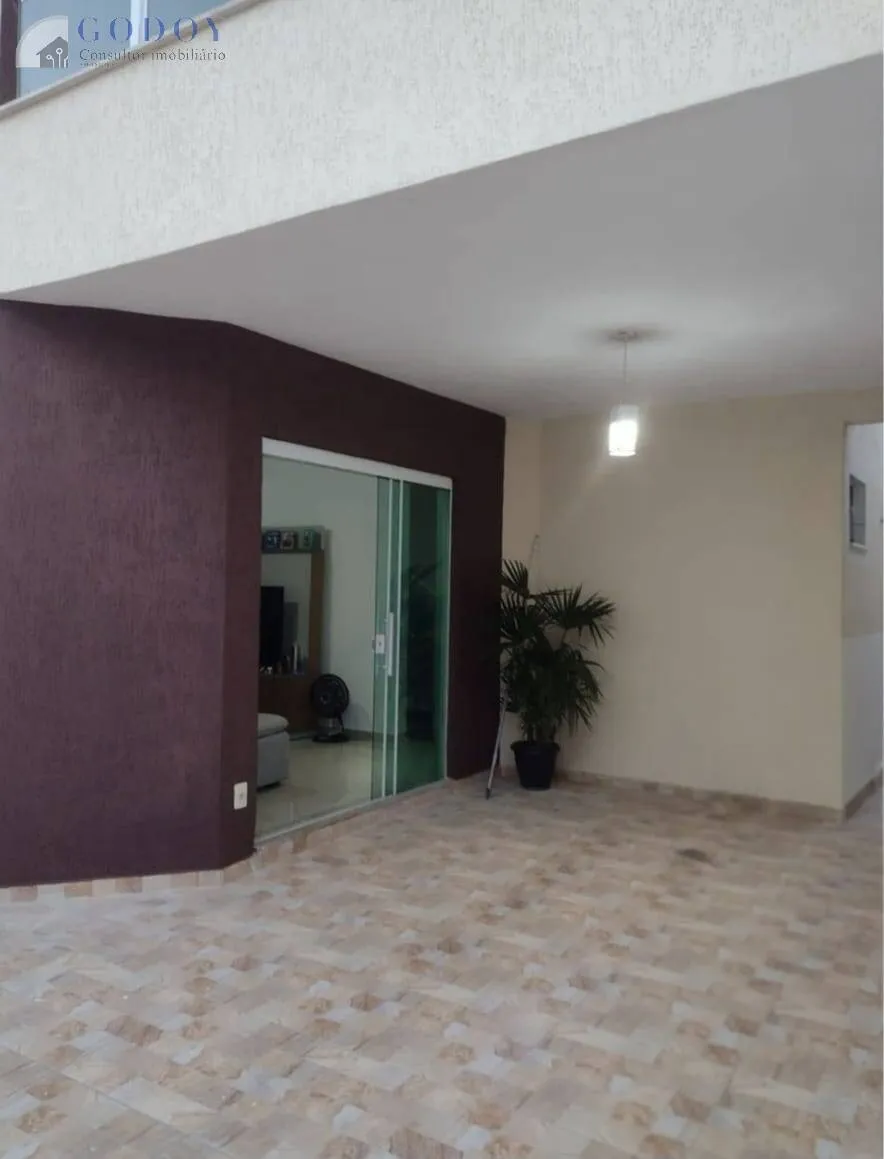 Imagem Casa Ampla com 3 Dormitórios e Excelente Área Externa