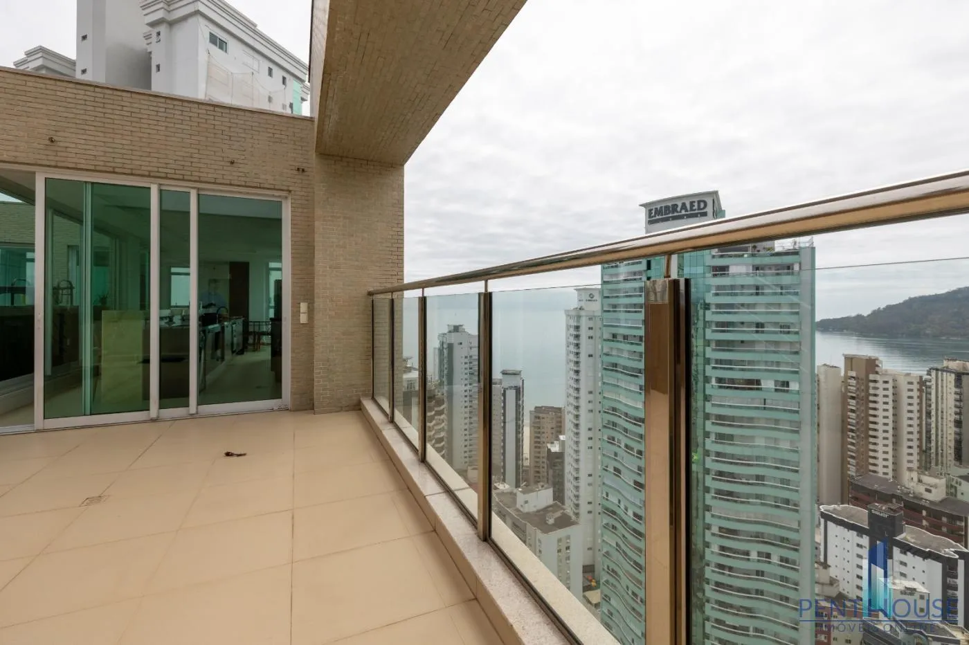 Imagem Cobertura Duplex para Venda em Balneário Camboriú, CENTRO, 4 dormitórios, 4 suítes, 4 banheiros, 6 vagas