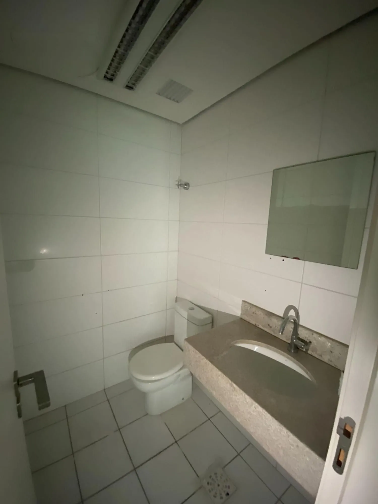 Imagem Sala Comercial no Bairro Praia de Belas - Porto Alegre
