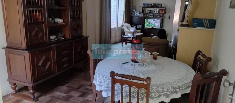 Imagem Ótima Casa centro de Pelotas, localização privilegiada próximo Hospital Clinicas
