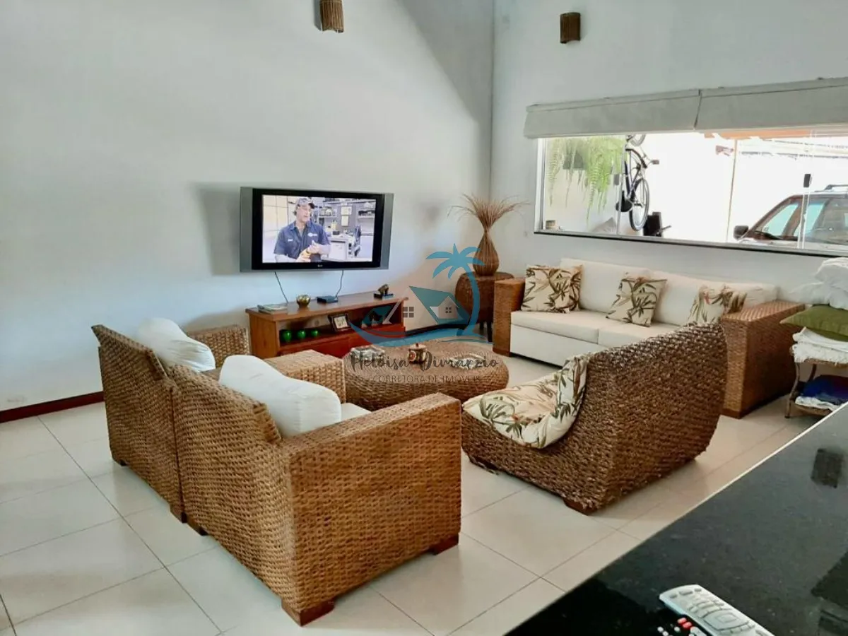 Imagem Magnífica casa com 4 suítes a venda nas Toninhas em Ubatuba