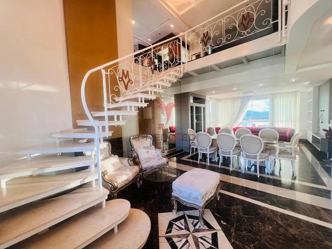 Imagem Cobertura Duplex com 260m², 4 Suítes e Lazer de Resort Jardim Atlântico.Balneário Camboriú