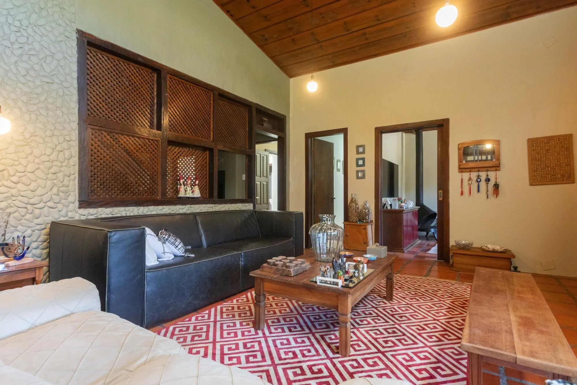 Imagem Casa em Condomínio com 5 quartos, 3 vagas e 350m²