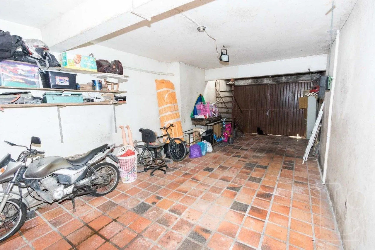 Imagem Casa com entradas independentes em Teresópolis: oportunidade para investimento e moradia