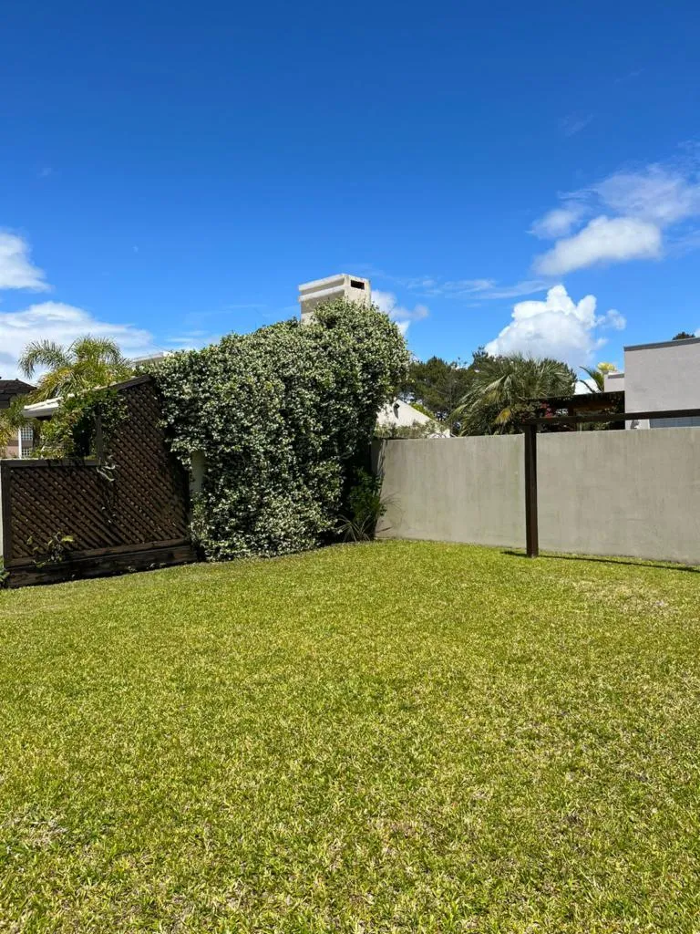 Imagem Casa em Condominio 4 Dormitórios - Bairro Capão Novo