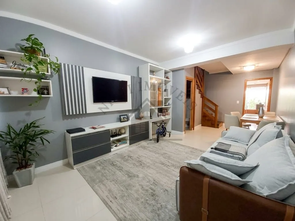 Imagem Casa 4 quartos para Venda no bairro Jardim Itu em Porto Alegre