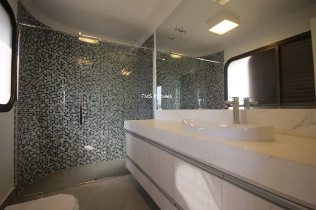 Imagem Cobertura À Venda no bairro Santa Cecília com 4 suítes, 2 salas, 3 banheiros, 4 vagas, 450m².